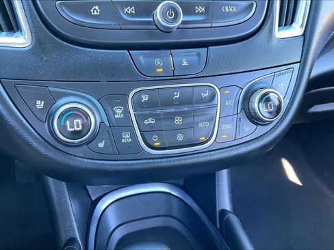 Used 2024 Chevrolet Malibu LT image 31