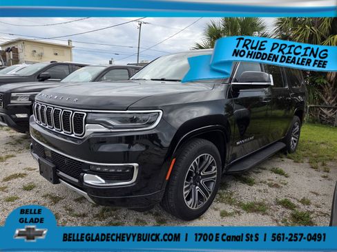 Used 2024 Jeep Wagoneer L Series II w/ Flexible Seating Group AWD/4WD image 1