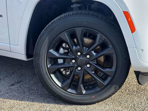 New 2026 Jeep Grand Cherokee L Limited AWD/4WD image 9