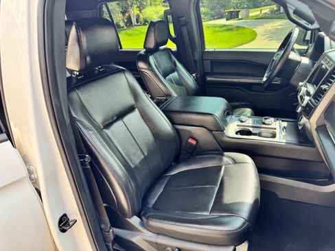 Used 2021 Ford Expedition XLT AWD/4WD image 17