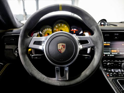 Used 2015 Porsche 911 Carrera GTS image 10