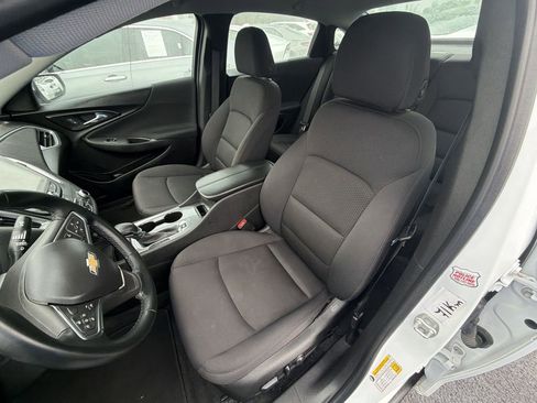 Used 2024 Chevrolet Malibu LT w/ Sport Edition image 17