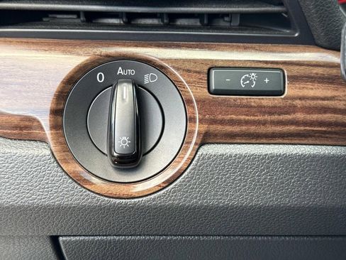 Used 2020 Volkswagen Passat 2.0T SEL image 40