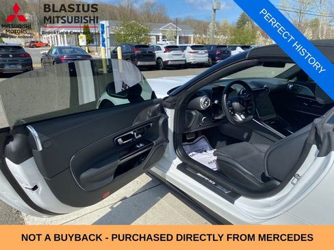 Used 2022 Mercedes-Benz SL 55 AMG 4MATIC w/ Driver Assistance Package image 27