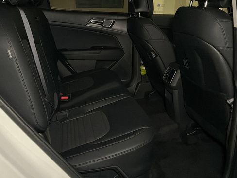 Certified 2025 Kia Sportage SX Prestige AWD/4WD image 17