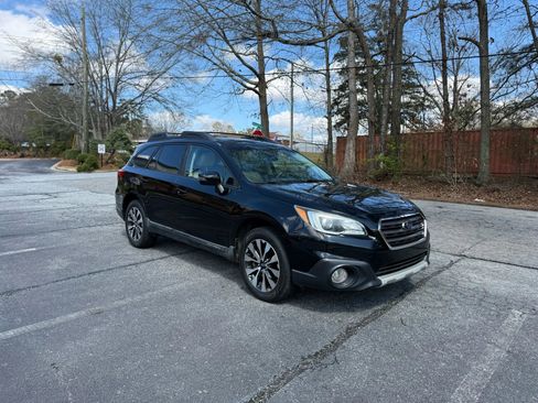 Used 2017 Subaru Outback 2.5i Limited image 9