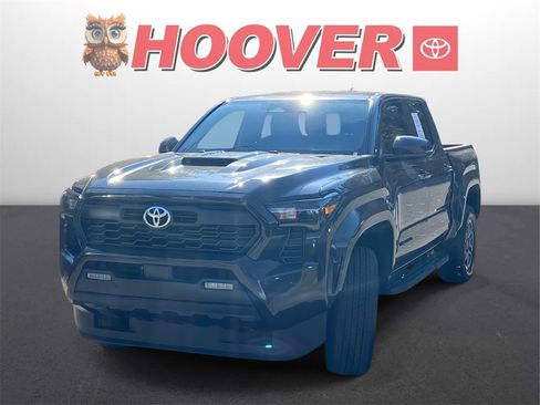 Used 2024 Toyota Tacoma TRD Sport image 5