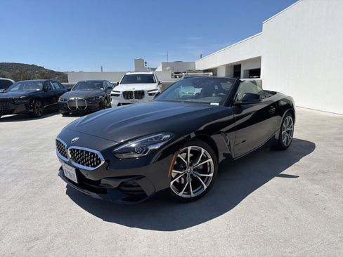 Used 2020 BMW Z4 sDrive30i w/ Convenience Package RWD image 3