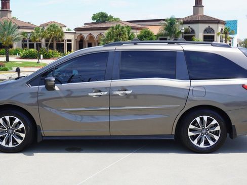 Used 2021 Honda Odyssey EX-L image 5