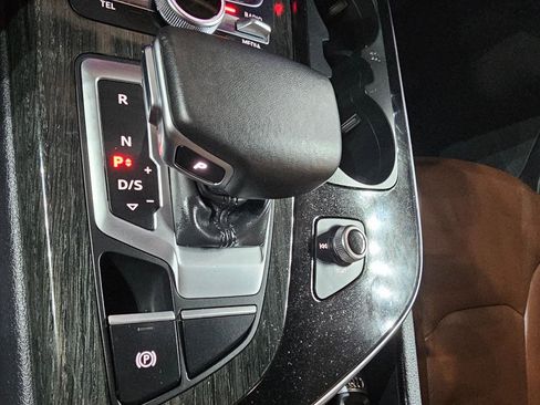 Used 2019 Audi Q7 3.0T Premium w/ Convenience Package image 35