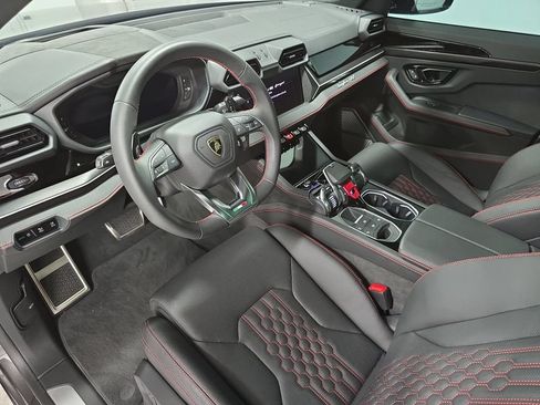 Used 2025 Lamborghini Urus SE AWD/4WD image 4