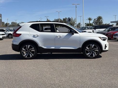 New 2025 Volvo XC40 B5 Plus w/ Climate Package image 6