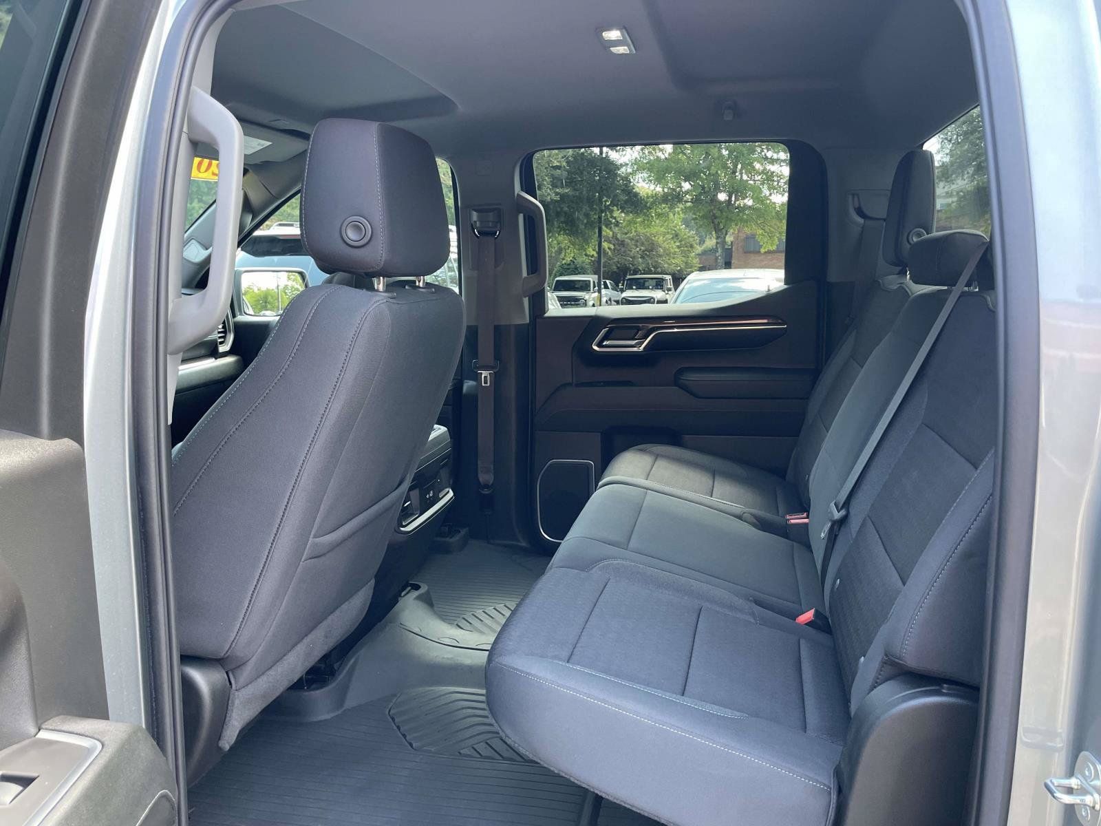 Used 2023 Chevrolet Silverado 1500 RST AWD/4WD image 3
