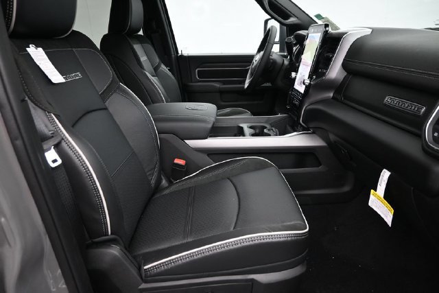 New 2026 RAM 3500 Laramie AWD/4WD image 12