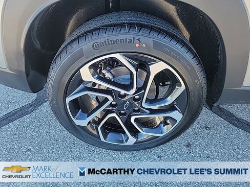 New 2026 Chevrolet Trax RS w/ Sunroof Package image 9