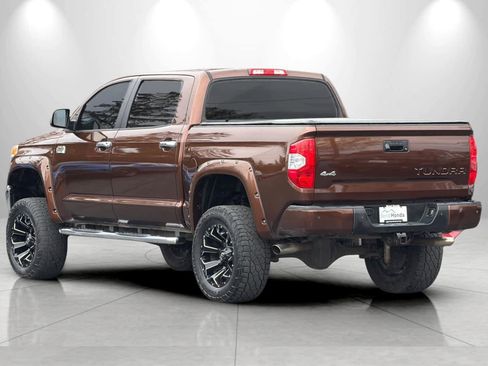 Used 2017 Toyota Tundra 4x4 CrewMax image 6