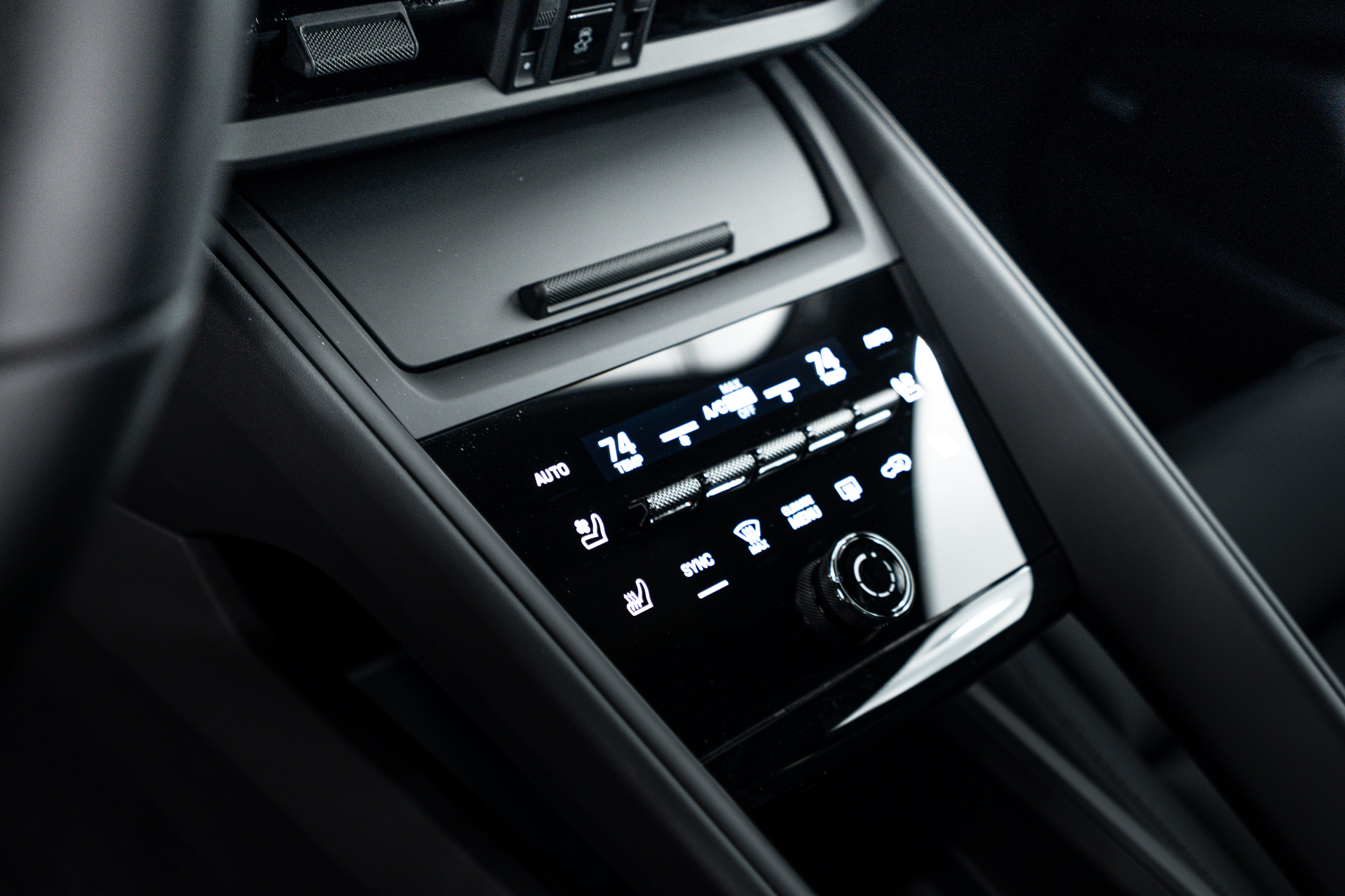 Certified 2026 Porsche Macan 4 Electric AWD/4WD image 13