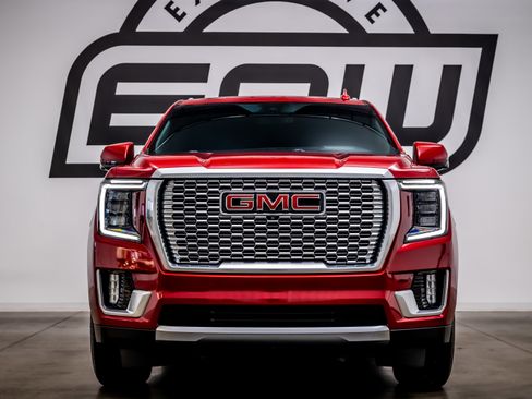 Used 2021 GMC Yukon XL Denali image 3