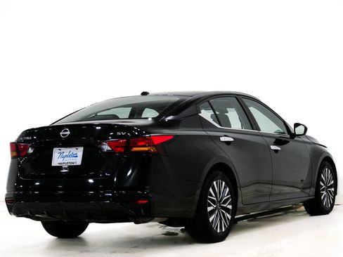 Used 2023 Nissan Altima 2.5 SV image 6