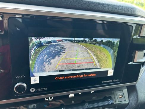 Used 2022 Toyota Tundra SR5 w/ SR5 Convenience Package AWD/4WD image 23
