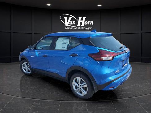 New 2025 Nissan Kicks Play S image 3