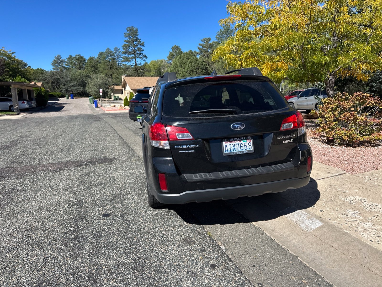 Used 2013 Subaru Outback 2.5i Limited w/ Moonroof Pkg AWD/4WD image 8