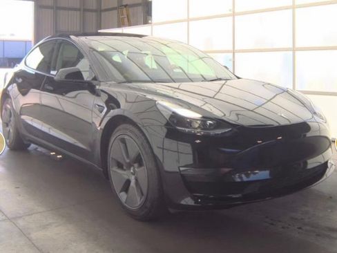 Used 2023 Tesla Model 3 Standard Range RWD image 5