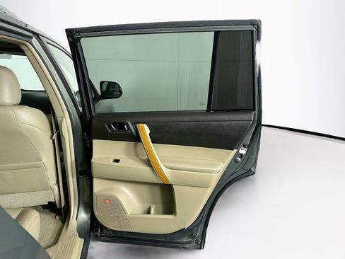 Used 2010 Toyota Highlander Limited image 32