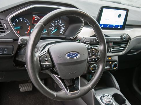 Used 2022 Ford Escape SE w/ Cold Weather Package image 13