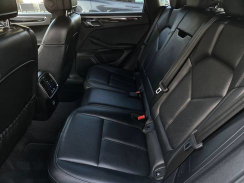 Used 2024 Porsche Macan AWD/4WD image 12