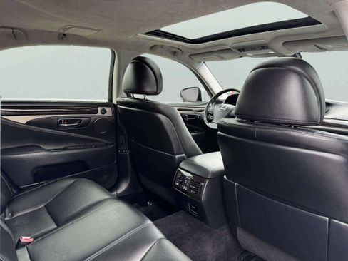 Used 2015 Lexus LS 460 image 46