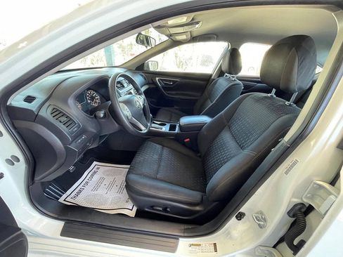 Used 2017 Nissan Altima 2.5 S w/ Power Driver Seat Package FWD image 2