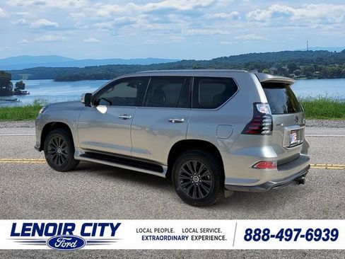 Used 2023 Lexus GX 460 Luxury w/ Sport Design Package AWD/4WD image 5