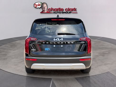 Used 2022 Kia Telluride LX AWD/4WD image 5