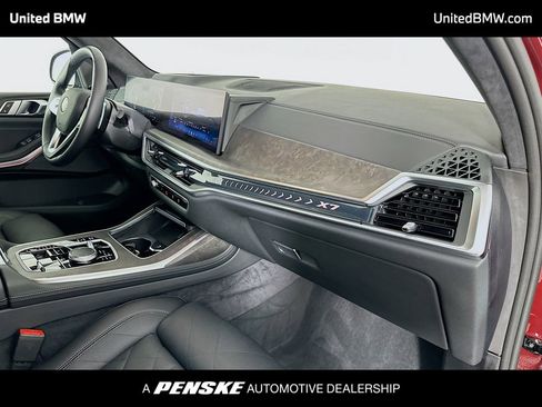 Used 2025 BMW X7 xDrive40i AWD/4WD image 30