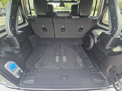 Used 2022 Jeep Wrangler Unlimited Sahara AWD/4WD image 34
