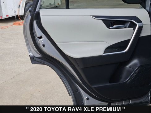 Used 2020 Toyota RAV4 XLE Premium image 18