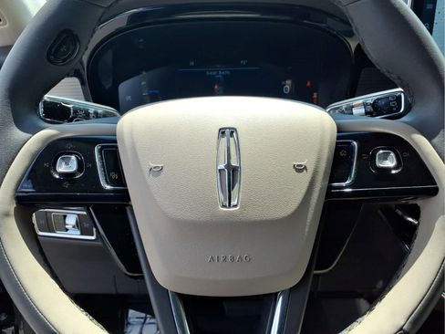 Certified 2023 Lincoln Corsair AWD image 6