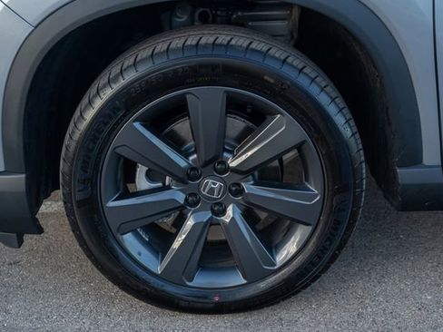 Used 2025 Honda Pilot Sport image 10