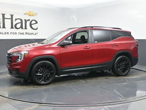 Used 2023 GMC Terrain SLE w/ Driver Convenience Package image 31