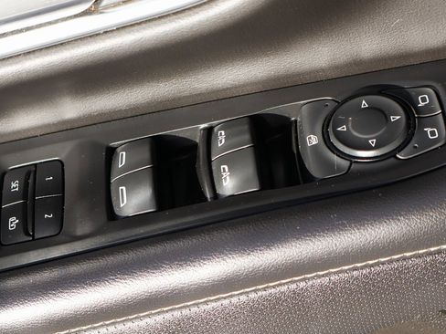 Used 2021 GMC Yukon SLT image 17