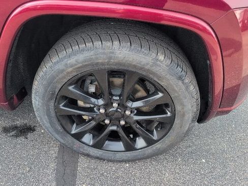 Used 2019 Jeep Grand Cherokee Altitude AWD/4WD image 12