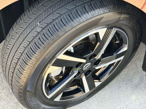 Used 2025 Nissan Sentra SV FWD image 20