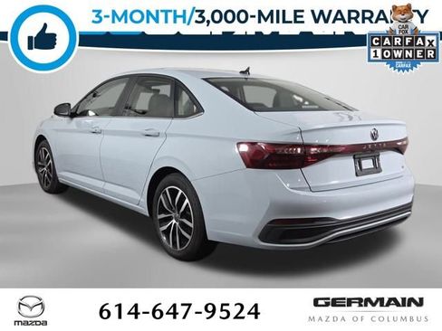 Used 2025 Volkswagen Jetta SE w/ Sunroof Package image 9