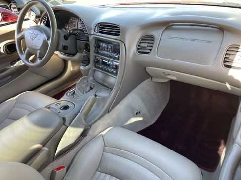 Used 2003 Chevrolet Corvette Coupe w/ Preferred Equipment Group RWD image 16