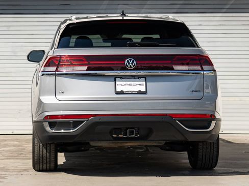 Used 2025 Volkswagen Atlas Cross Sport SE AWD/4WD image 23