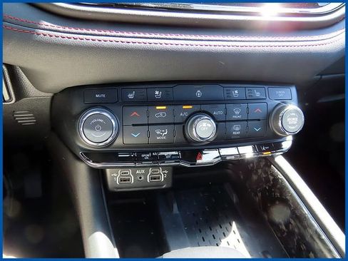 Certified 2025 Dodge Durango R/T AWD/4WD image 18