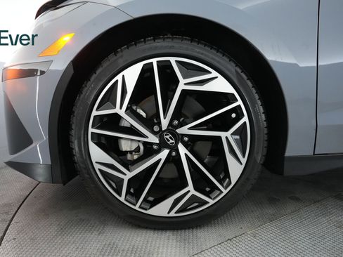 Used 2024 Hyundai Ioniq 6 SEL RWD image 19