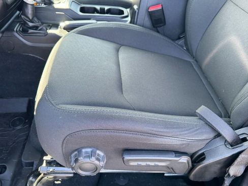 Used 2022 Jeep Gladiator Willys image 10