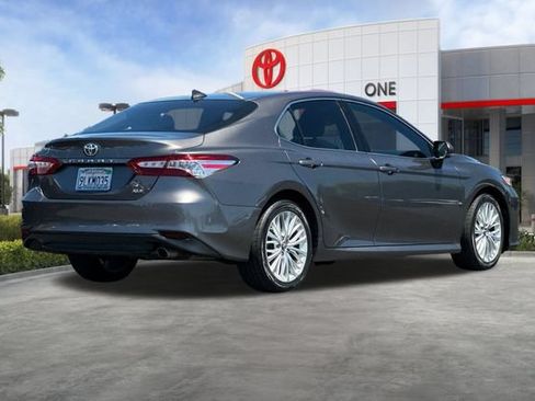 Used 2018 Toyota Camry XLE w/ Audio Package FWD image 5